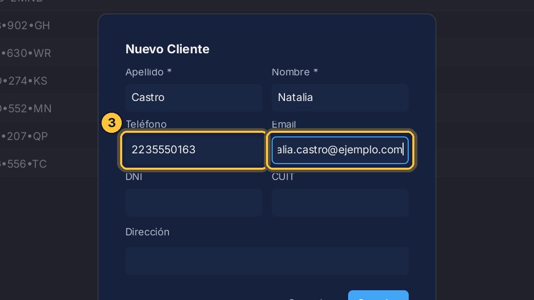 Después, el teléfono y el email. Con el teléfono cargado, un clic en la lista lo abre en WhatsApp.