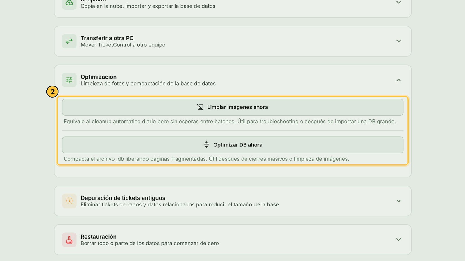 Limpiar imágenes borra las fotos más viejas: los datos de cada ticket se conservan. Y Optimizar compacta el archivo de la base.