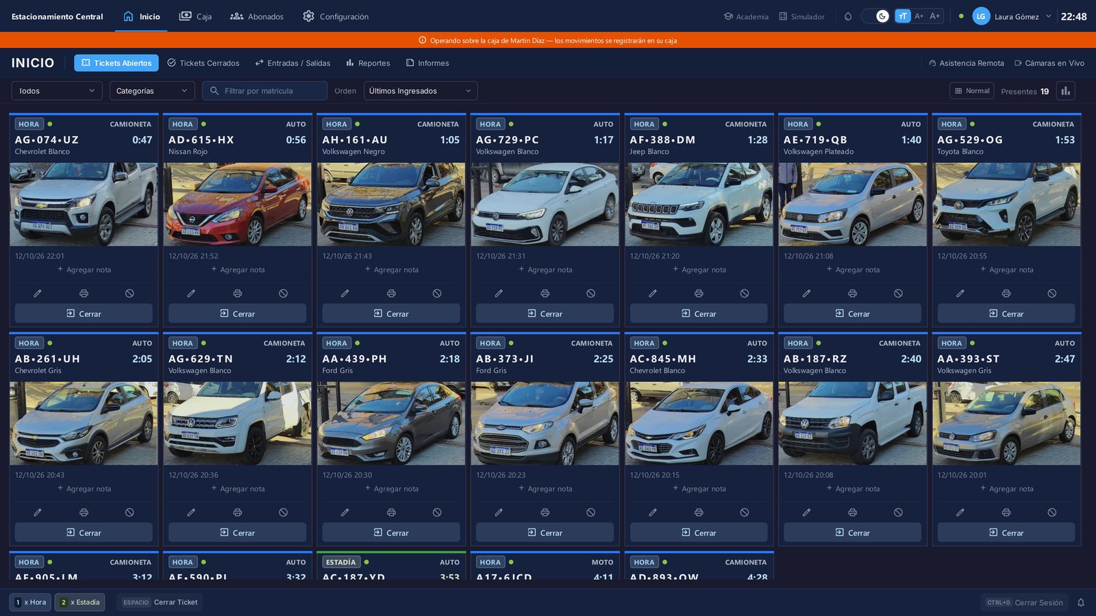 Así, un administrador puede entrar a cambiar un precio o una configuración sin interrumpir el turno.