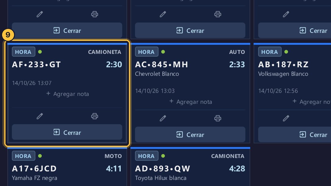 El ticket queda con esa hora de entrada, y el tiempo se cuenta desde ahí. No queda primero: la lista va por hora de entrada.