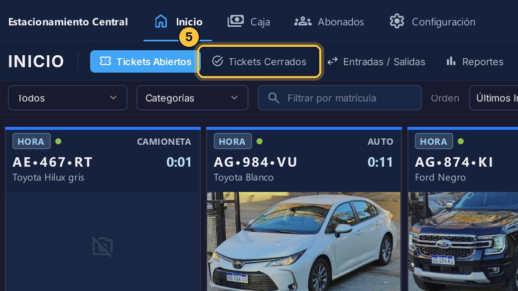 El ticket sale de la pantalla, sin cobrarse. Pero no se pierde: está en Tickets Cerrados.