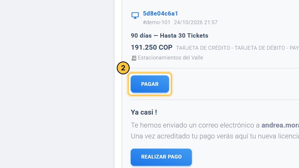 Con tarjeta o PayPal, pagas aquí, con Pagar, y la licencia se aprueba sola.