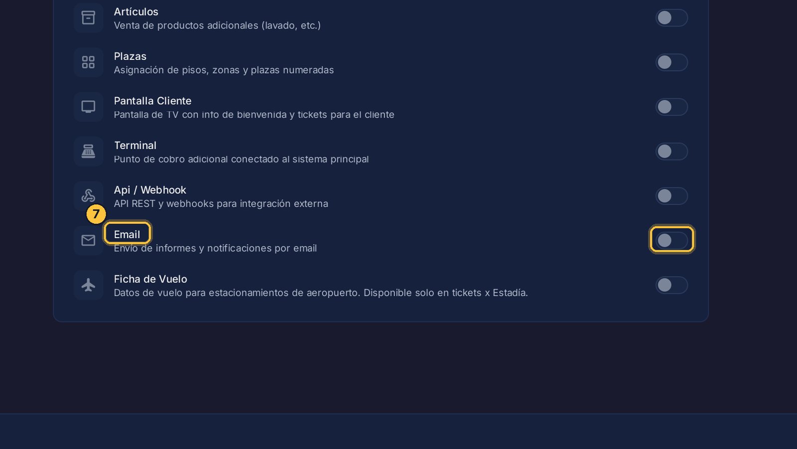 Y Email es para usar tu propio correo en los envíos del sistema, como los informes.