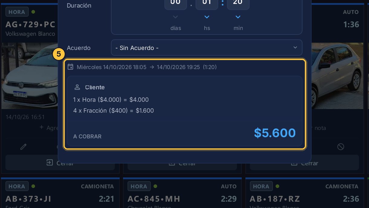 Abajo, lo que paga el cliente y cómo se calcula. Este estacionamiento cobra por hora, y lo que sobra después de la primera, en fracciones de cinco minutos.