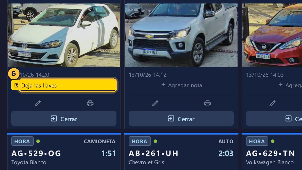 Queda a la vista, en la tarjeta.